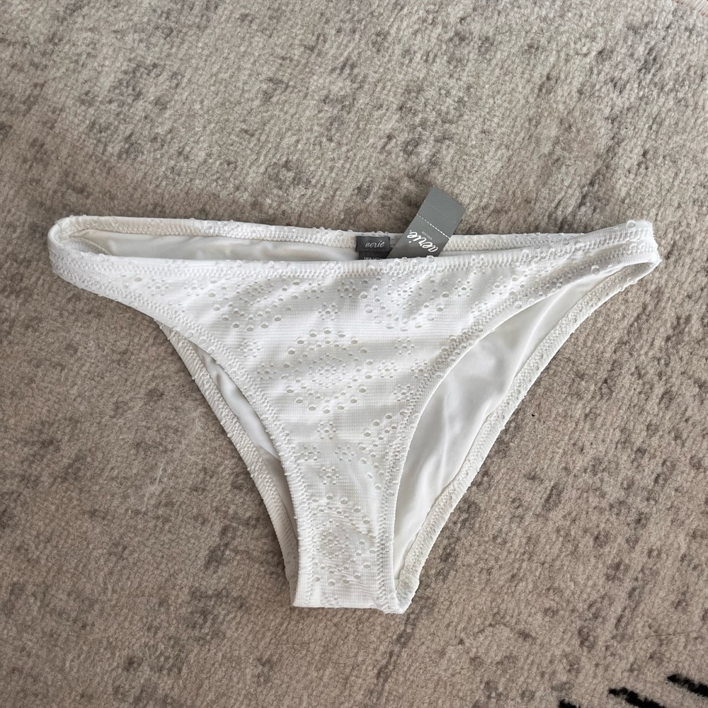White Aerie bikini bottom. Size medium.